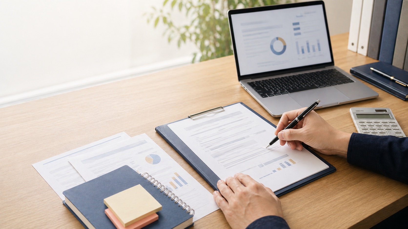 持続化補助金の経営計画書を提出前に確認する準備デスク